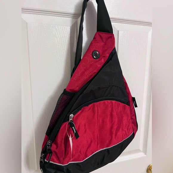 Travelwell Unisex Sling Backpack, 420D Jacquard and Watermark Nylon, Black NWT - Picture 4 of 6